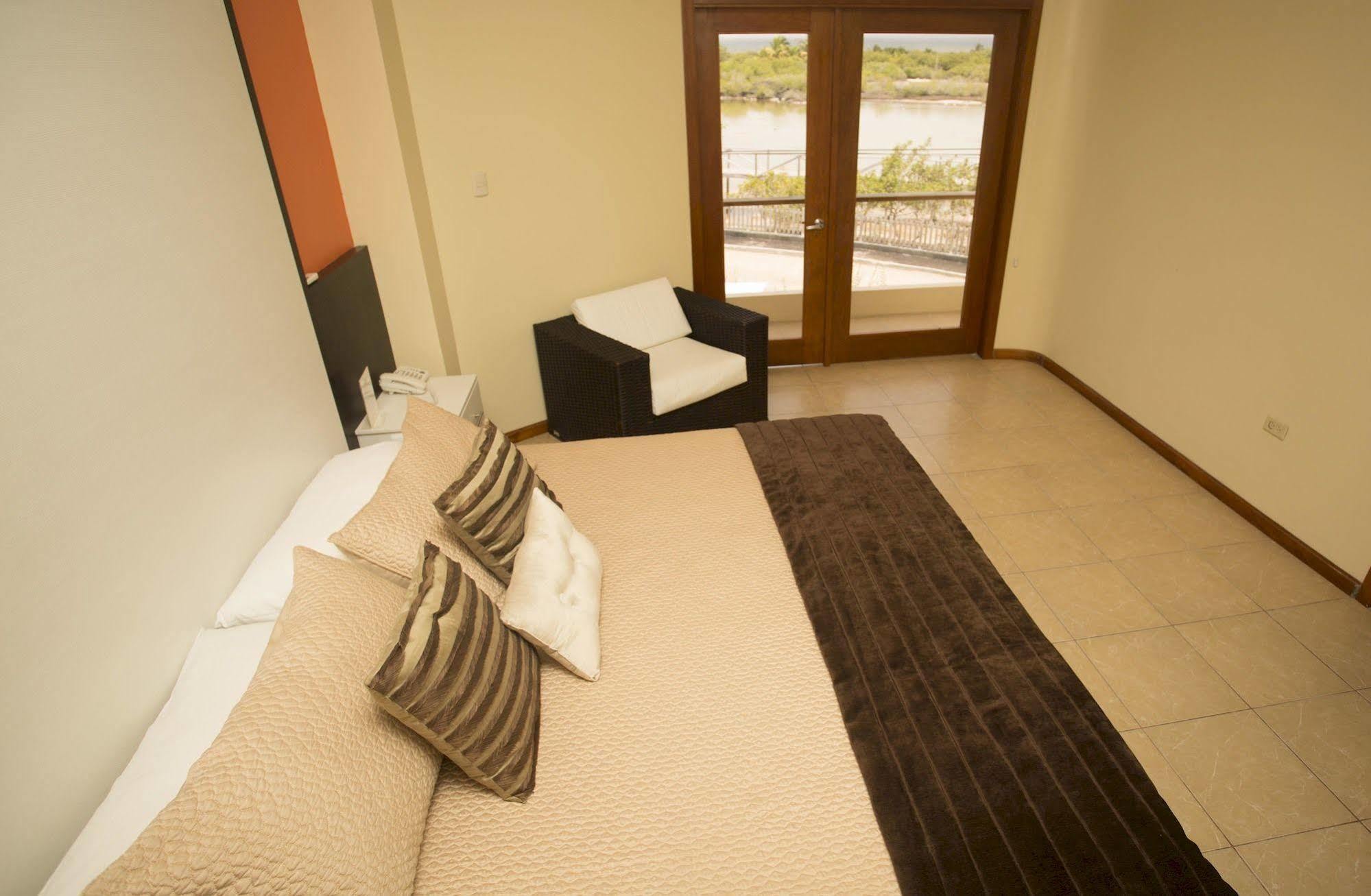 Hotel La Laguna Galapagos Puerto Villamil Dış mekan fotoğraf